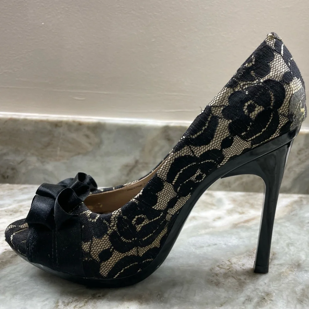 Carlos Santana Lacy Heel (7.5) - Picture 4 of 7